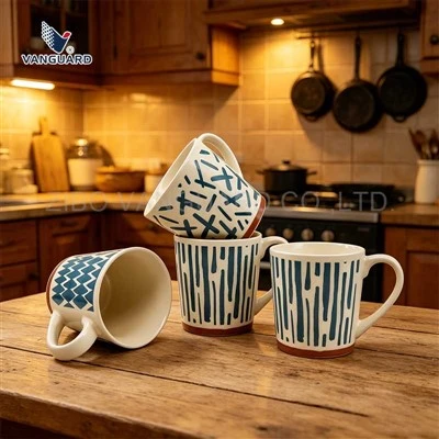 Set Mug Keramik Cetak Layar Geometris